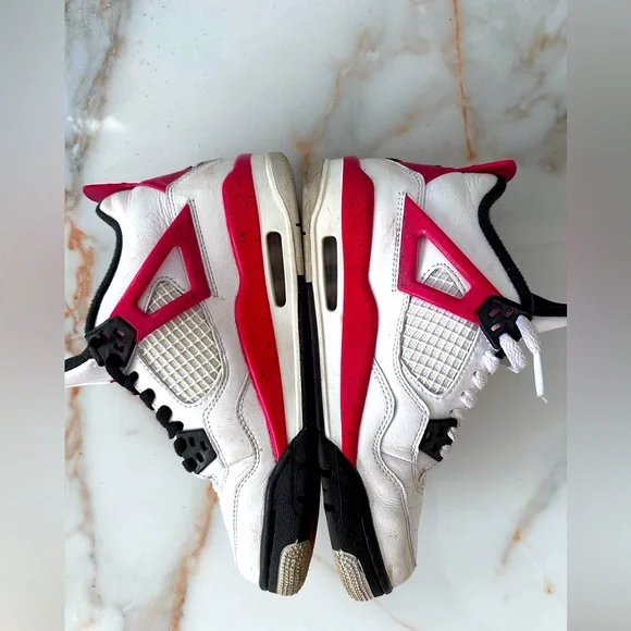 Air Jordan 4 Retro: Red, White, Black - Picture 3 of 7